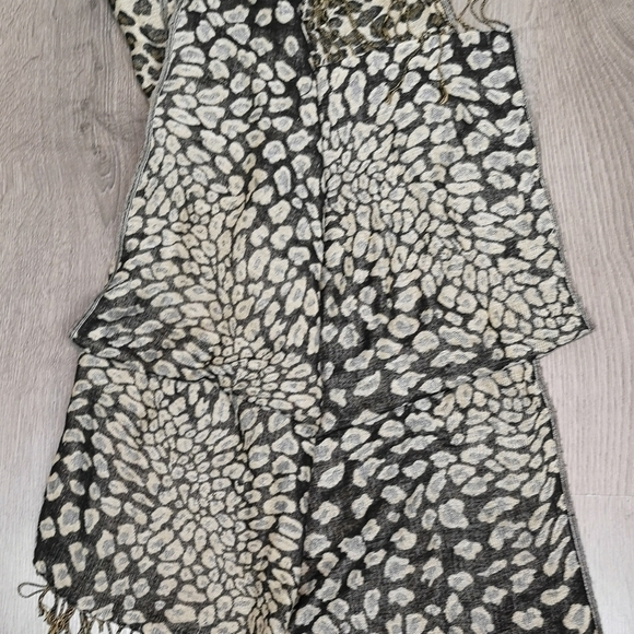 FIND Fair Isle Nordic Chic Hand Loomed Vintage Black & White Wool Knit Sweater - Picture 7 of 11